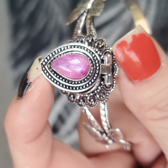 New Pink Rainbow Moonstone 925 Silver Butterflies Poison Cuff Bracelet. - Picture 8 of 12